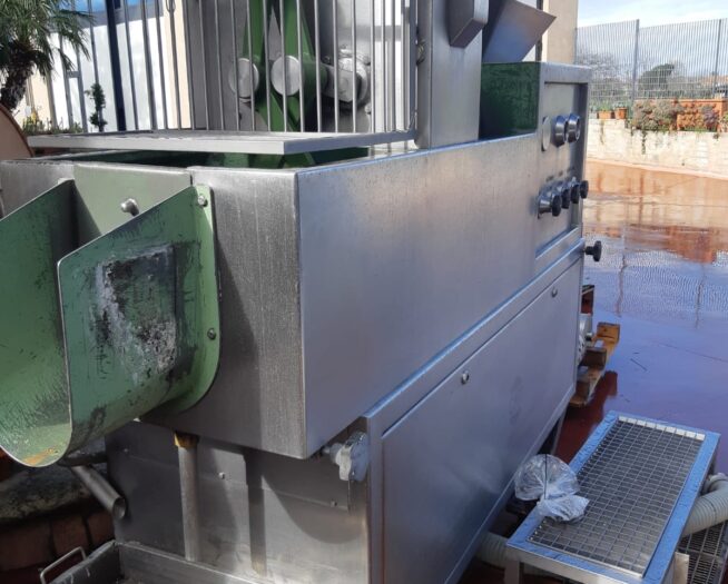 MACCHINARI USATI. Macchine e attrezzature usate per caseifici a prezzi di occasione, anche completamente revisionate e garantite Qui trovi le migliori occasioni per l'acquisto e la vendita di macchinari usati. Ti interessa vedere subito i prezzi di macchinari usati contattaci! Caseifici usati, occasioni, macchine casearie in stock, formatrice mozzarella, polivalente, doppiofondo, filatrice, vasche e molto altro puoi trovarlo qui nel più grande portale italiano di macchine per caseificio usate.