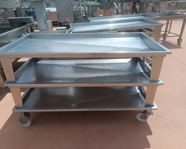 Carrello sovrapponibile per ricotta